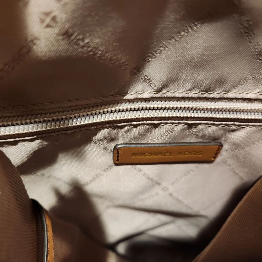 Michael Kors women's tote - Picture 6 of 7